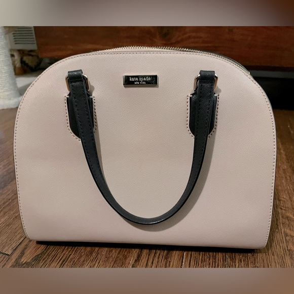 Kate Spade purse - Picture 1 of 2